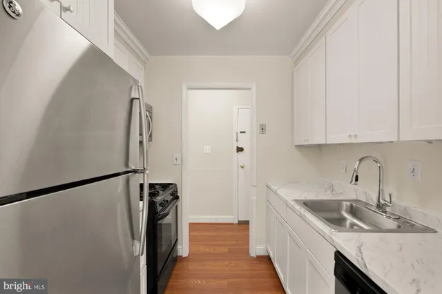 $235,000 | 3975 Lyndhurst Drive, Unit 103, Fairfax, VA 22031