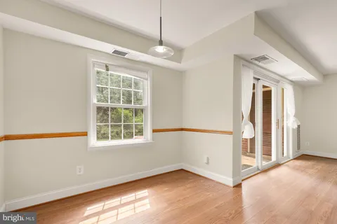 $235,000 | 3975 Lyndhurst Drive, Unit 103, Fairfax, VA 22031