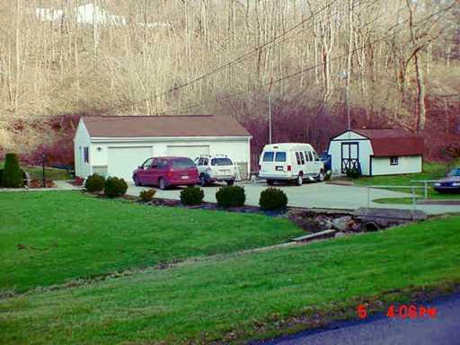 10 Primrose Road McDonald, PA 15057 - Photo 2 of 8 View.