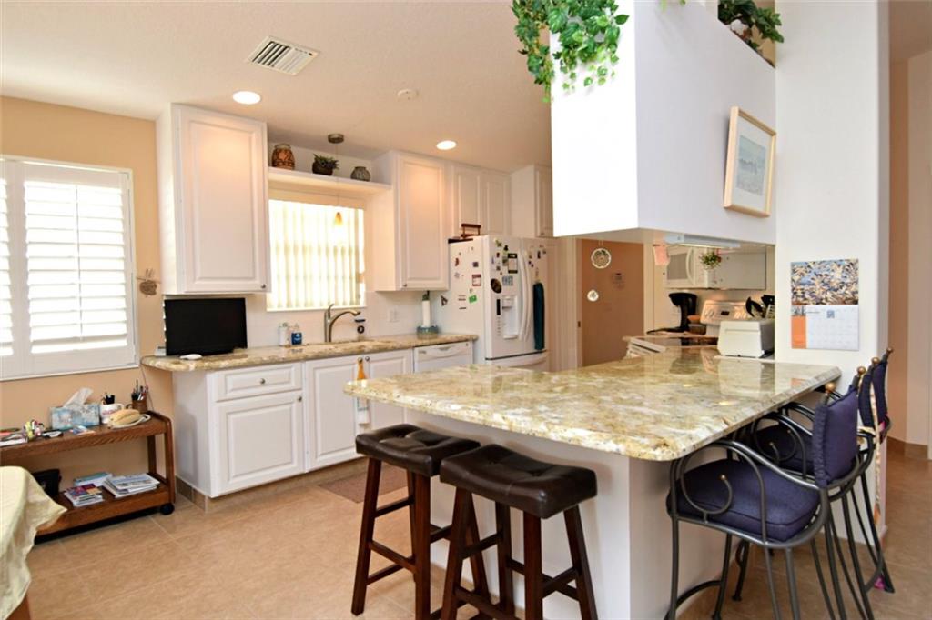 978 Southwest Balmoral Trace Stuart, FL 34997 - Photo 10 of 32 Gallery Image 10