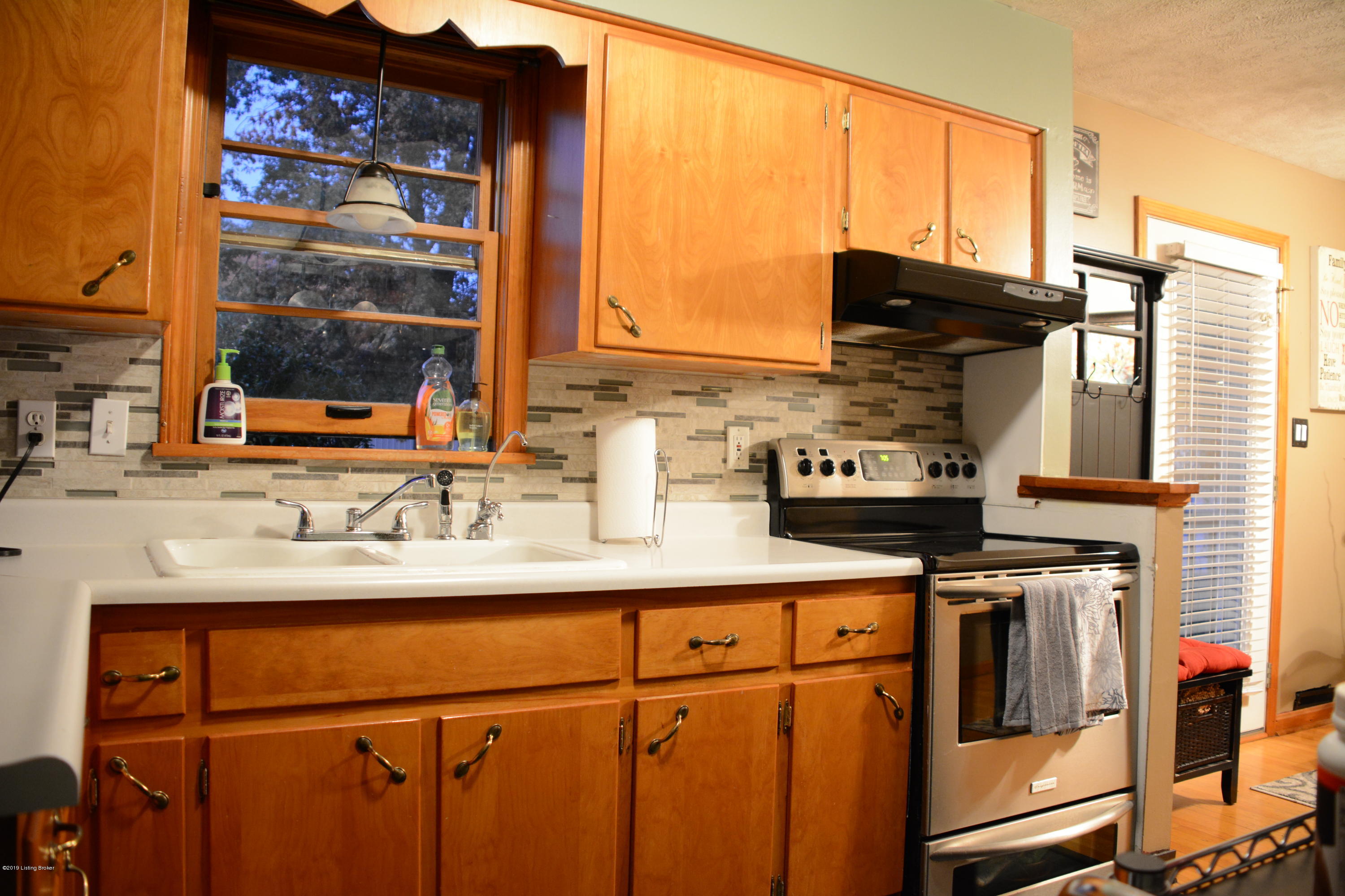 1037 Clayborne Road Louisville, KY 40214 - Photo 11 of 32 Kitchen 2