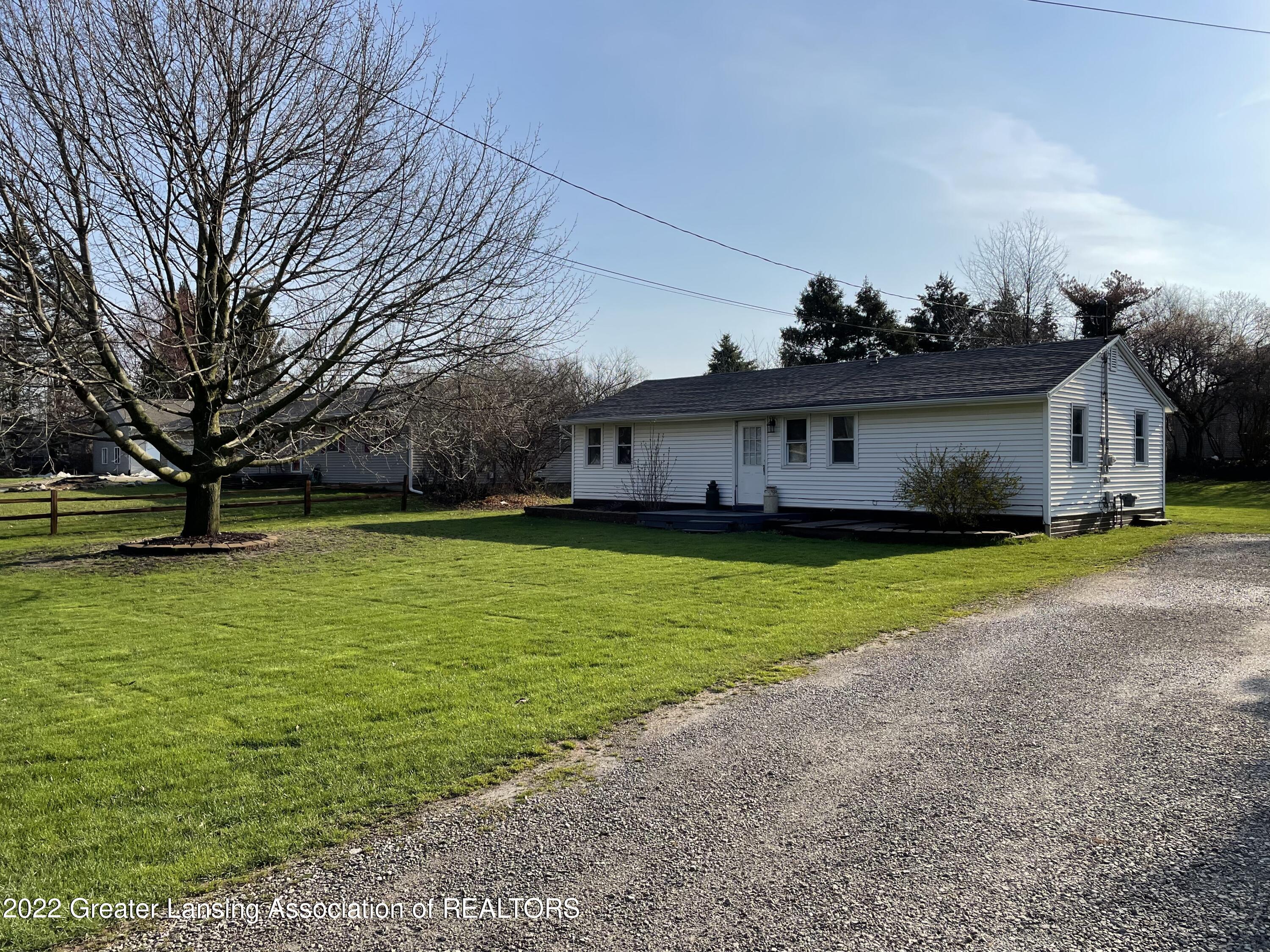 14281 Webster Road Bath, MI 48808 - Photo 5 of 25 IMG-9876