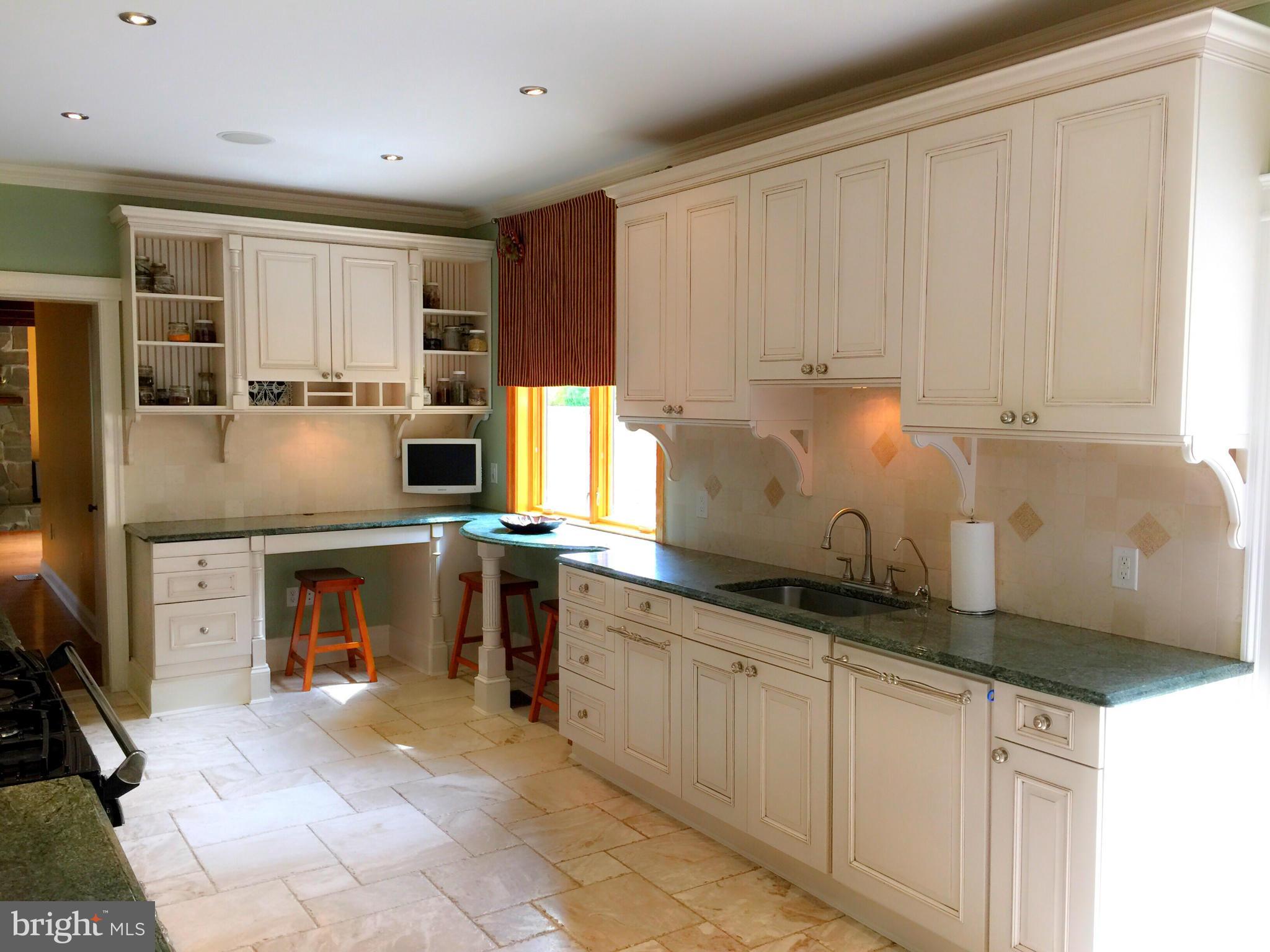 25215 Old Hundred Road Dickerson, MD 20842 - Photo 11 of 30 Kitchen
