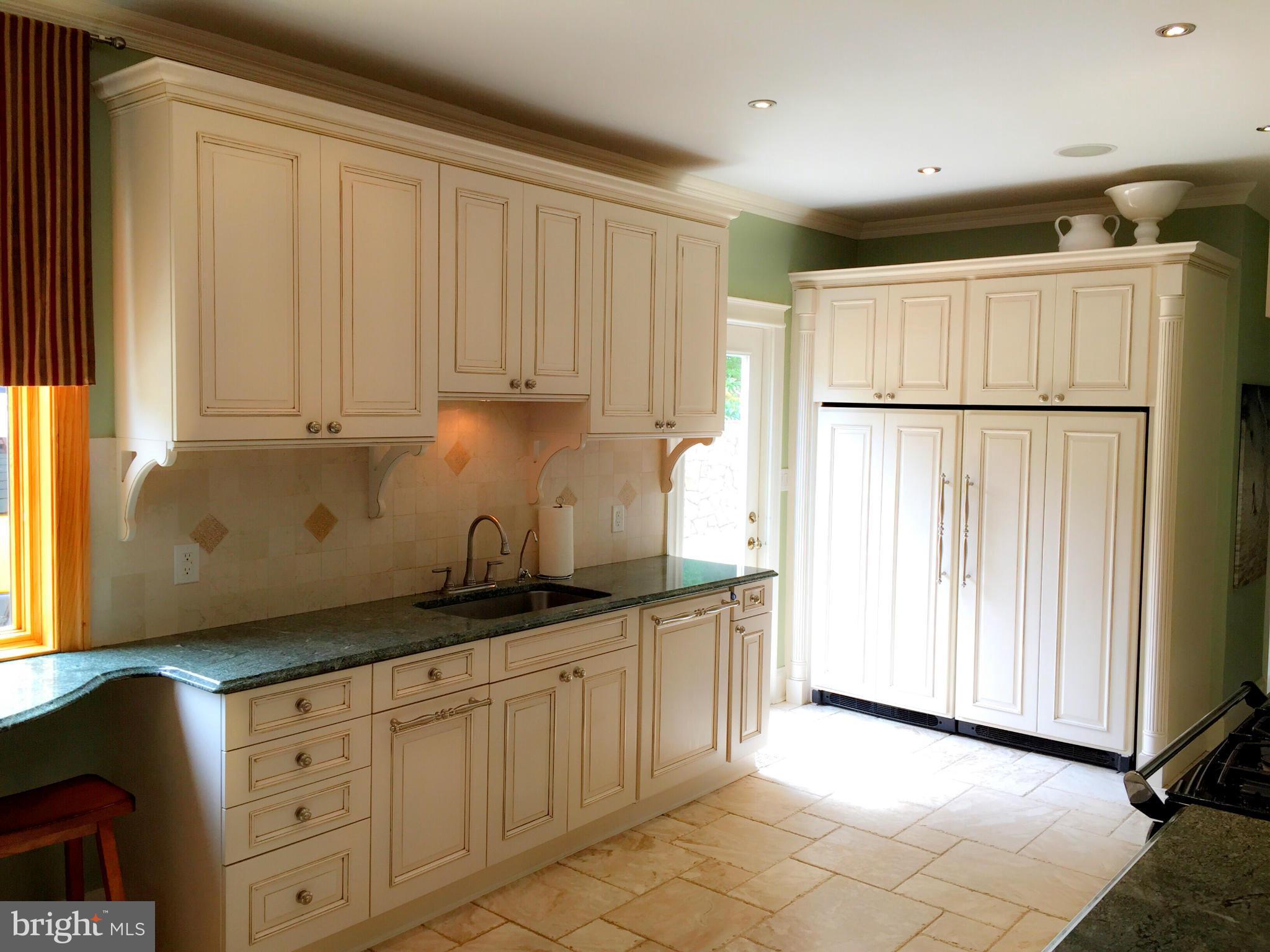 25215 Old Hundred Road Dickerson, MD 20842 - Photo 12 of 30 Kitchen