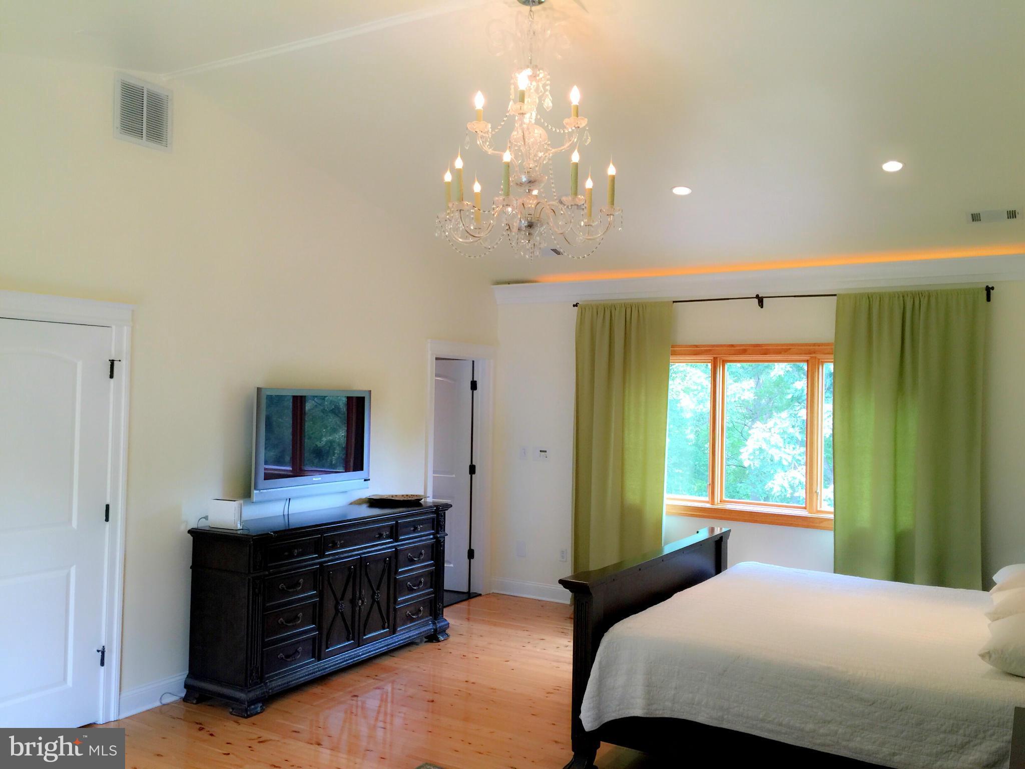 25215 Old Hundred Road Dickerson, MD 20842 - Photo 16 of 30 Bedroom (Master)