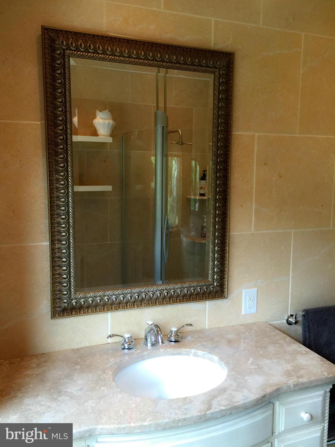 25215 Old Hundred Road Dickerson, MD 20842 - Photo 23 of 30 2nd Bathroom Upper Level