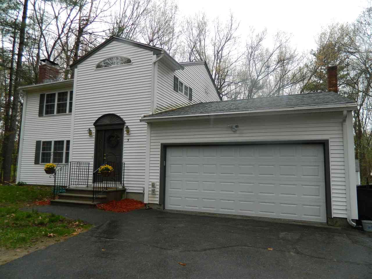 5 Pheasant Run Merrimack, NH 03054 - Photo 1 of 28 Gallery Image 1