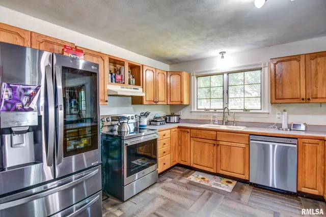 $250,000 | 3415 Lincoln Trail, Taylorville, IL 62568