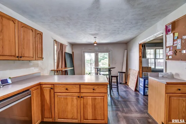 $250,000 | 3415 Lincoln Trail, Taylorville, IL 62568