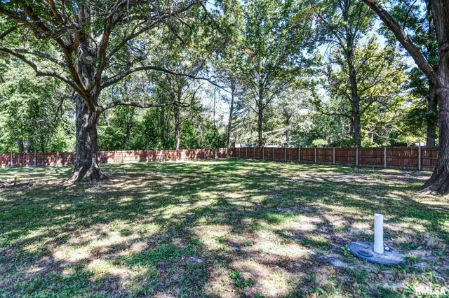 $250,000 | 3415 Lincoln Trail, Taylorville, IL 62568