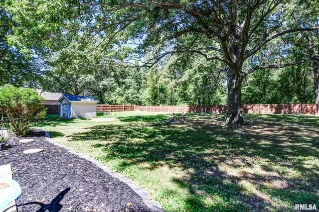 $250,000 | 3415 Lincoln Trail, Taylorville, IL 62568