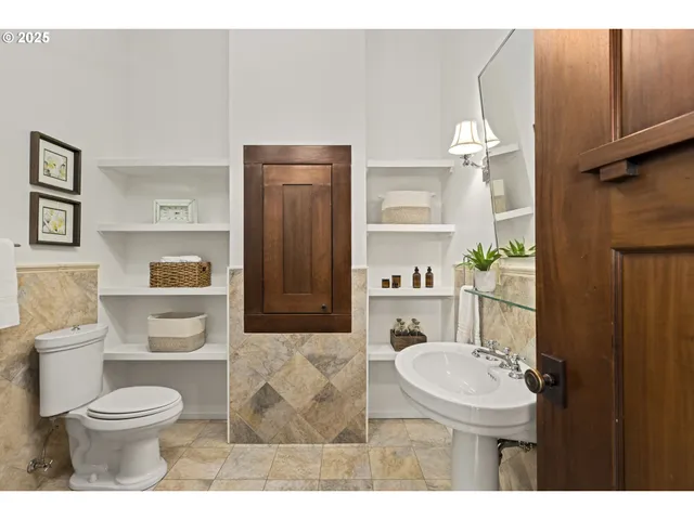 $1,895,000 | 26487 Southwest Rein Road, Sherwood, OR 97140