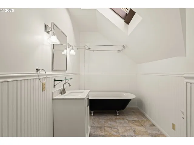 $1,895,000 | 26487 Southwest Rein Road, Sherwood, OR 97140