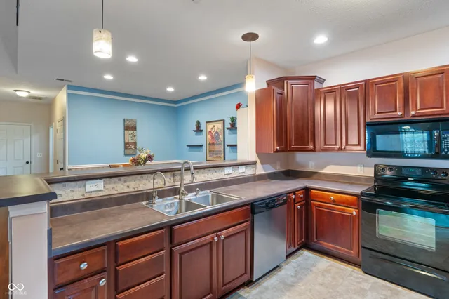 $2,000 | 4320 Hamilton Way, Unit 24, Plainfield, IN 46168