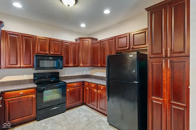 $2,000 | 4320 Hamilton Way, Unit 24, Plainfield, IN 46168