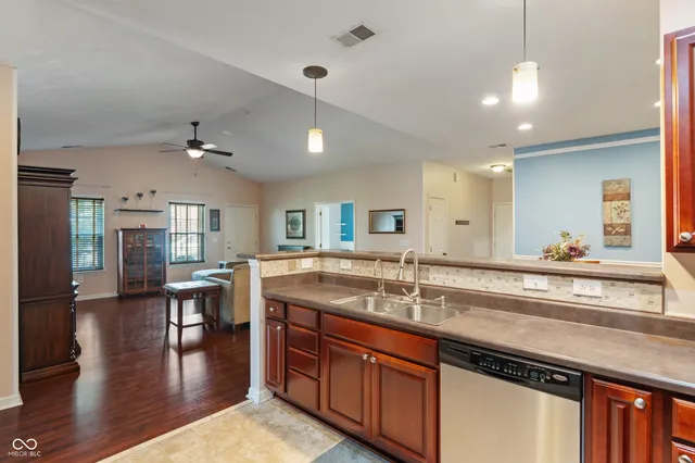 $2,000 | 4320 Hamilton Way, Unit 24, Plainfield, IN 46168