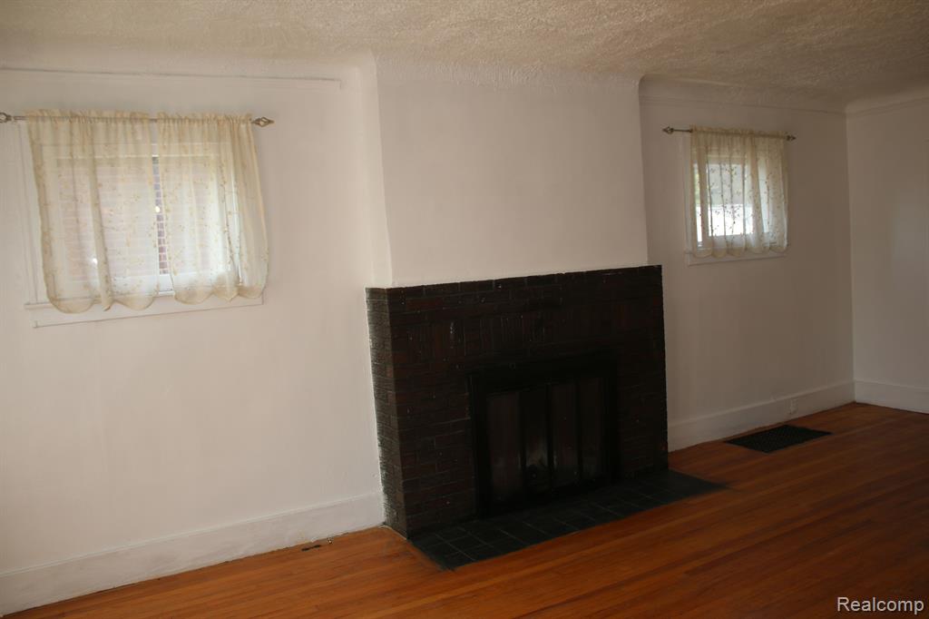 8921 Littlefield Street Detroit, MI 48228 - Photo 4 of 37