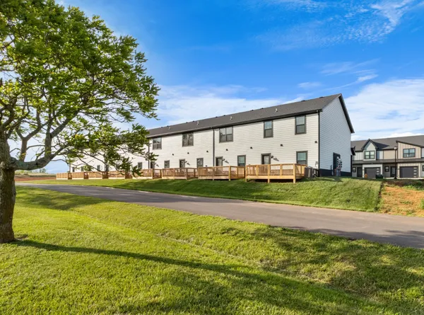 $1,895 | 208 Jonathan Wade Pvt Circle, Clarksville, TN 37043