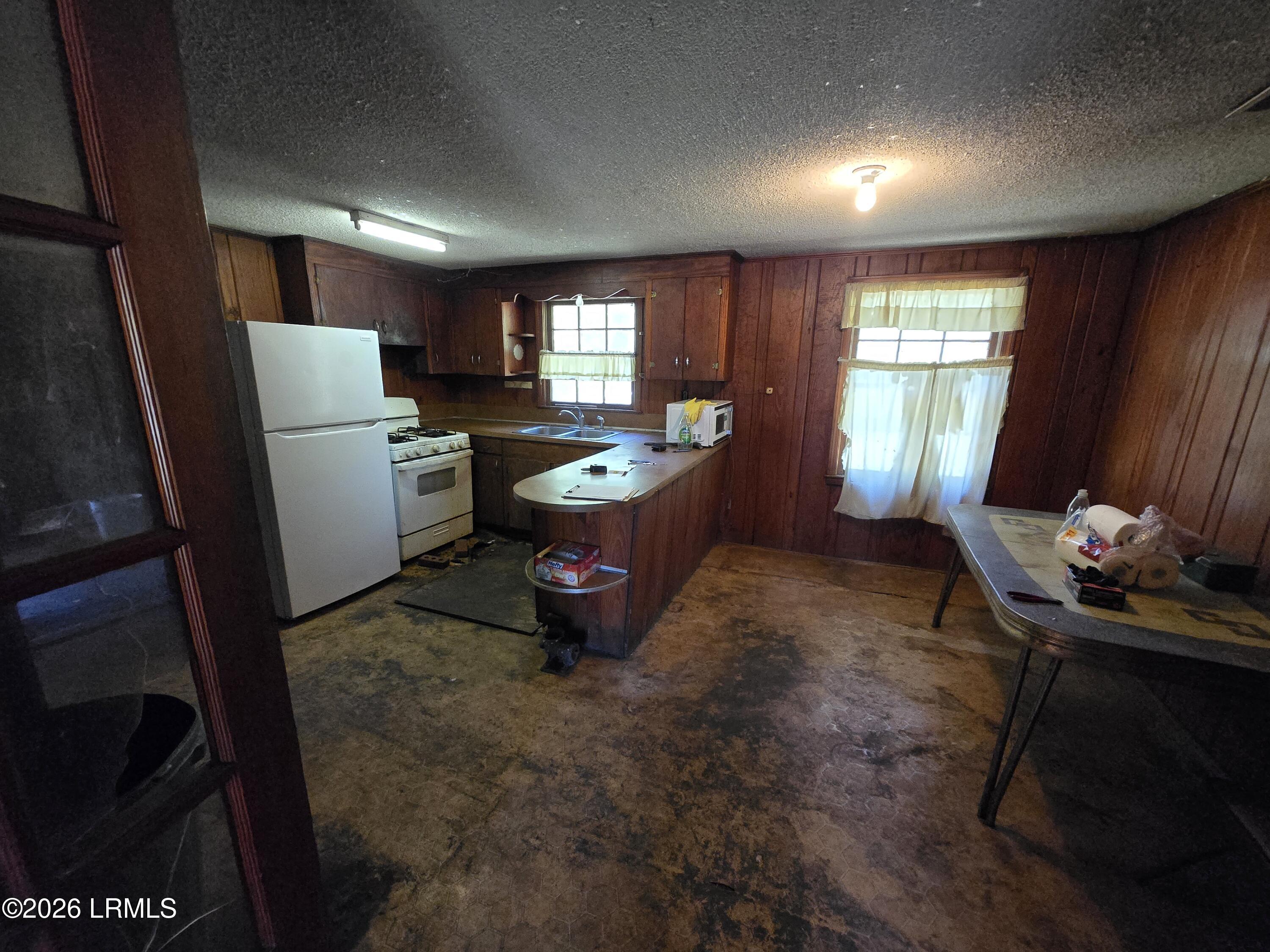281 State Rd S-5-432 Bamberg, SC 29003 - Photo 5 of 43 20260515_102456