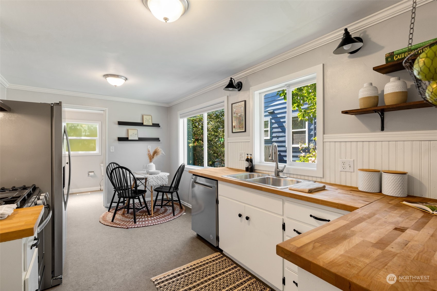 307 Northwest 76th Street Seattle, WA 98117 - Photo 12 of 40