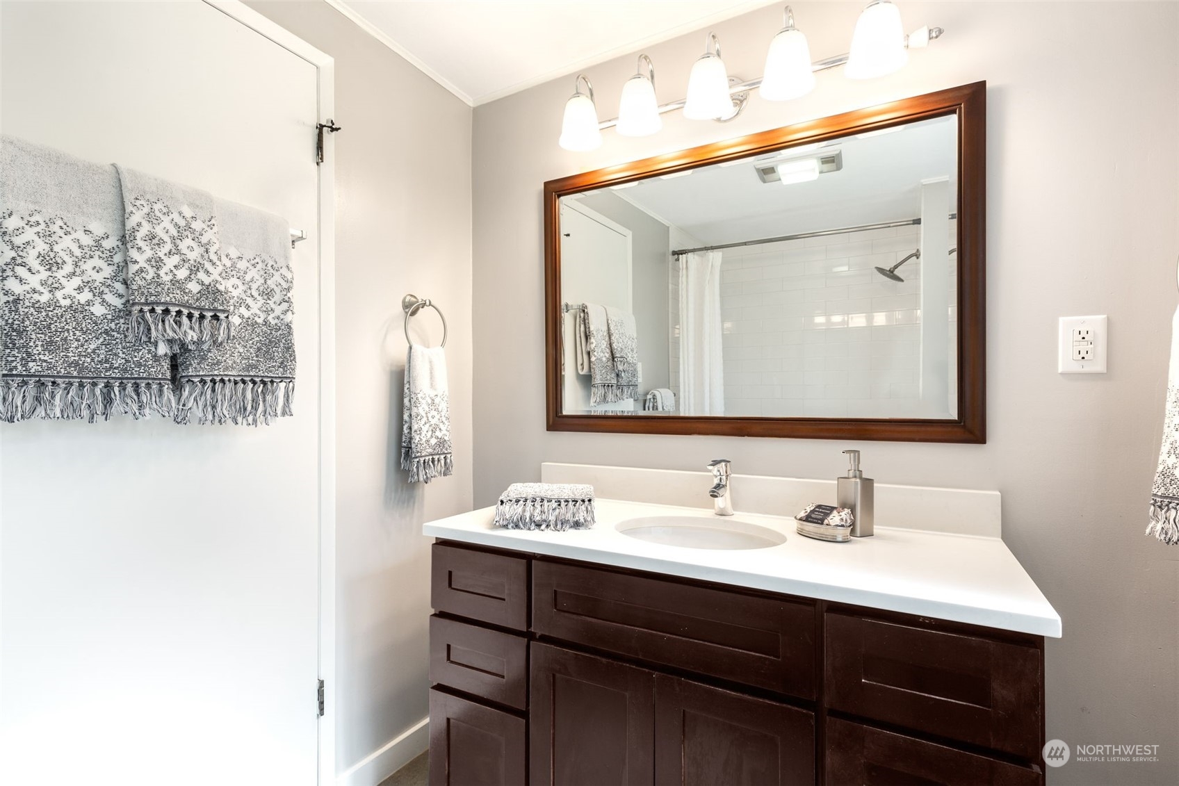 307 Northwest 76th Street Seattle, WA 98117 - Photo 18 of 40