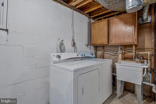 a view of a storage & utility room