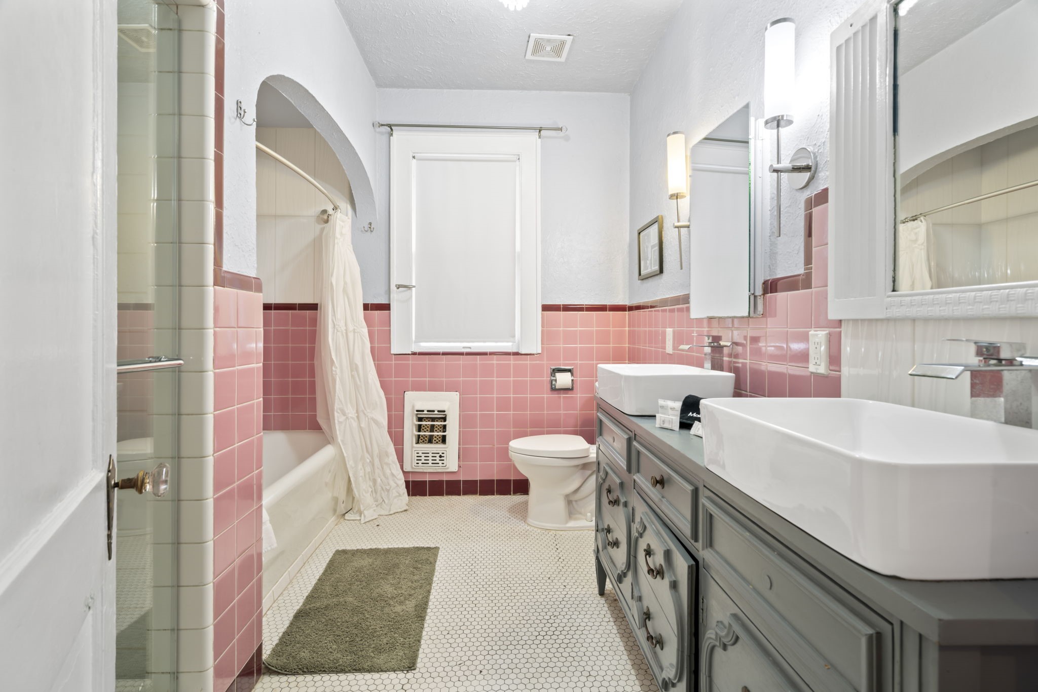 1919 Rosenberg Street Galveston, TX 77550 - Photo 26 of 50 Unit 2 bathroom