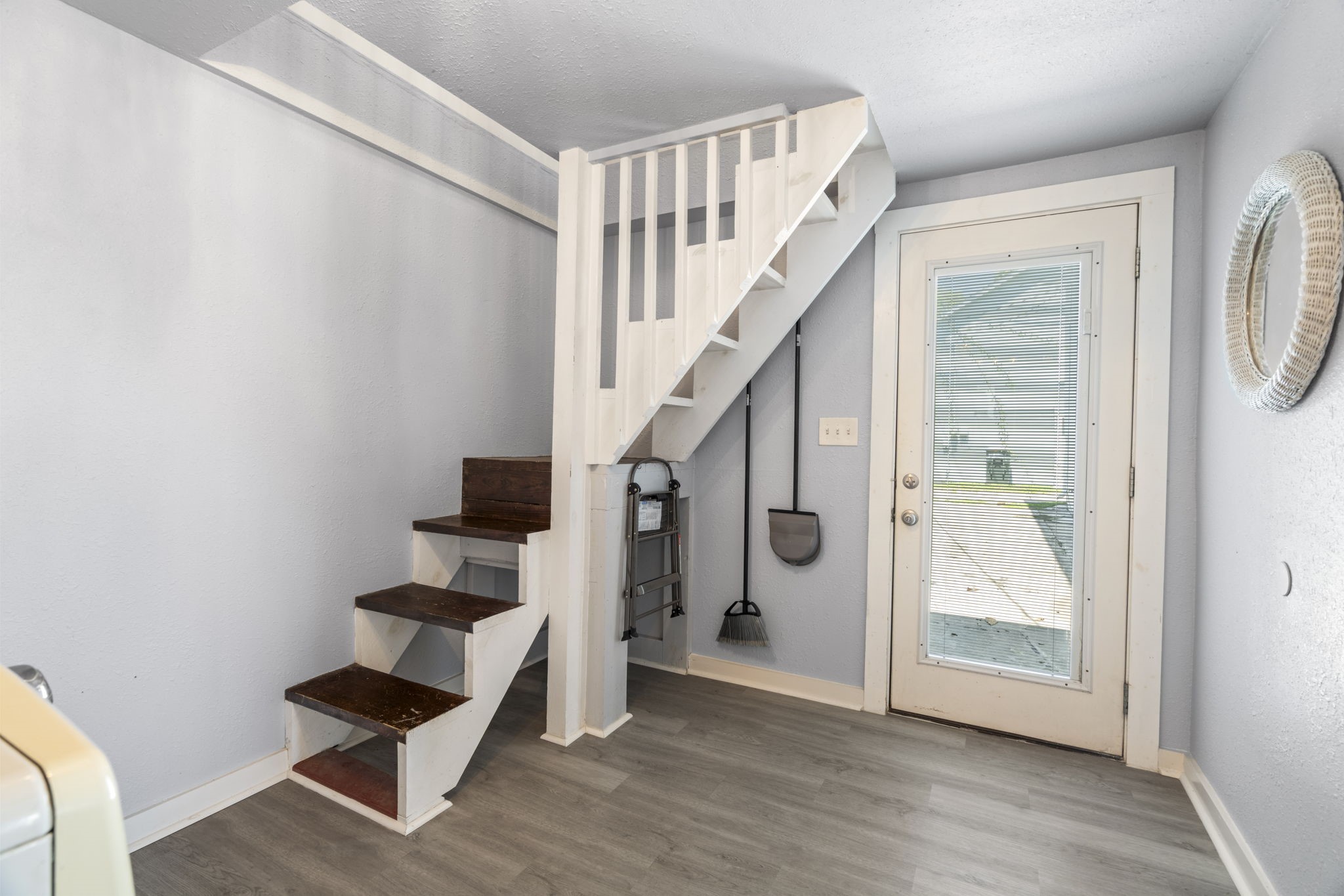 1919 Rosenberg Street Galveston, TX 77550 - Photo 44 of 50 Unit 3 stairs
