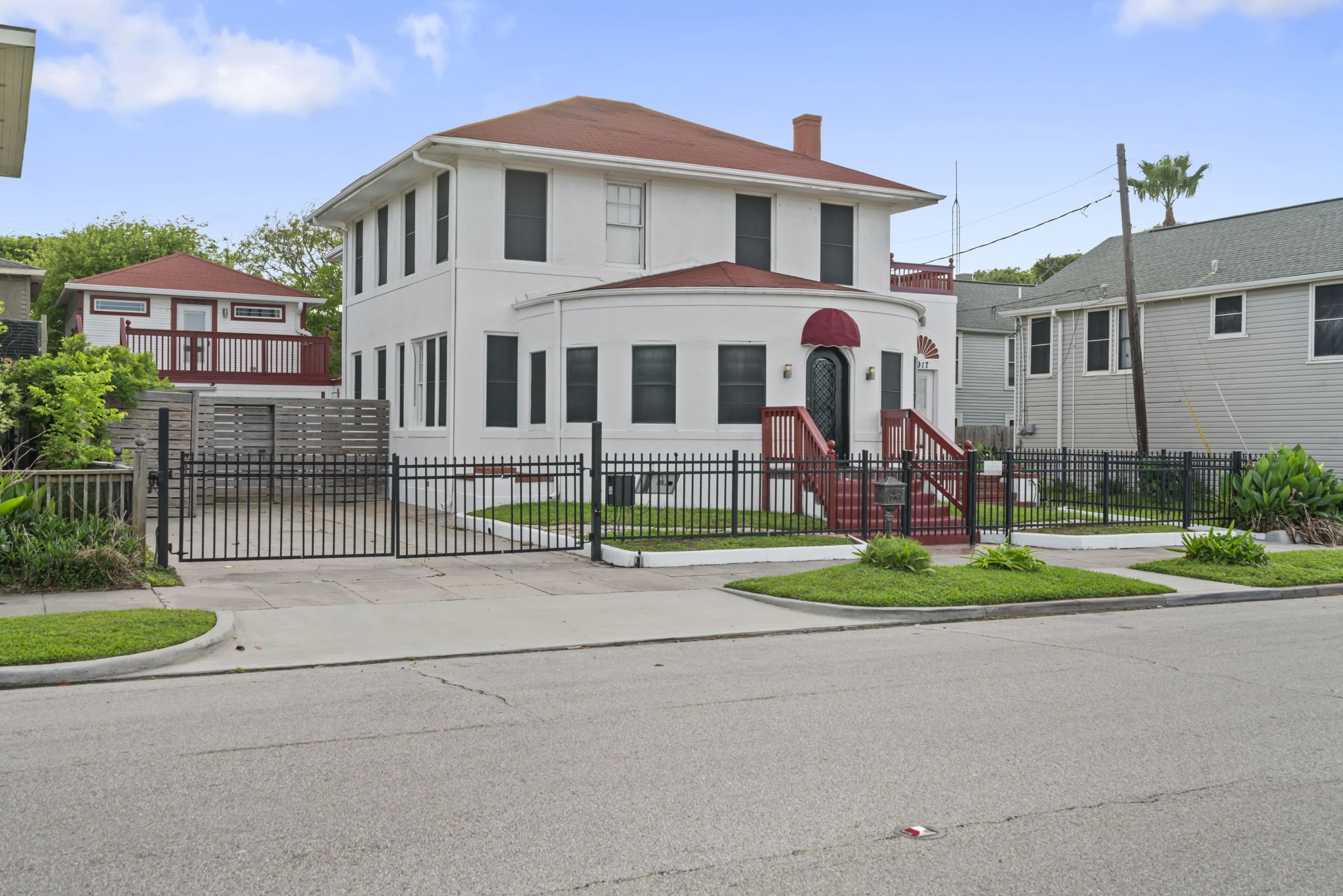 1919 Rosenberg Street Galveston, TX 77550 - Photo 49 of 50 SIde View