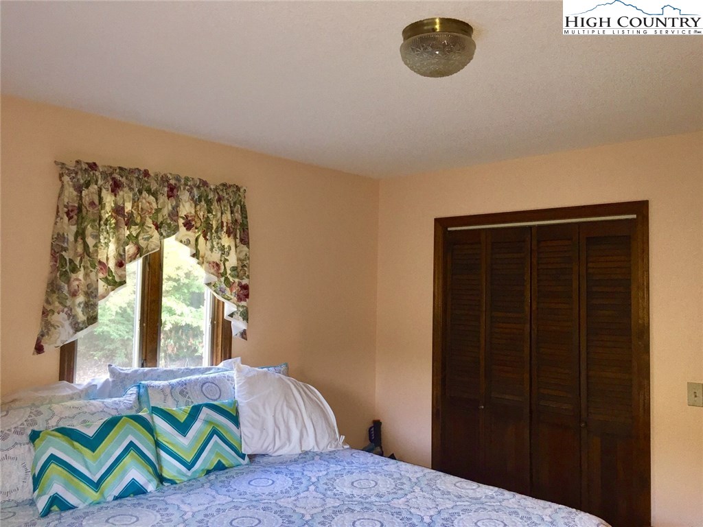 153 Perry Road West Jefferson, NC 28694 - Photo 29 of 36 Gallery Image 29