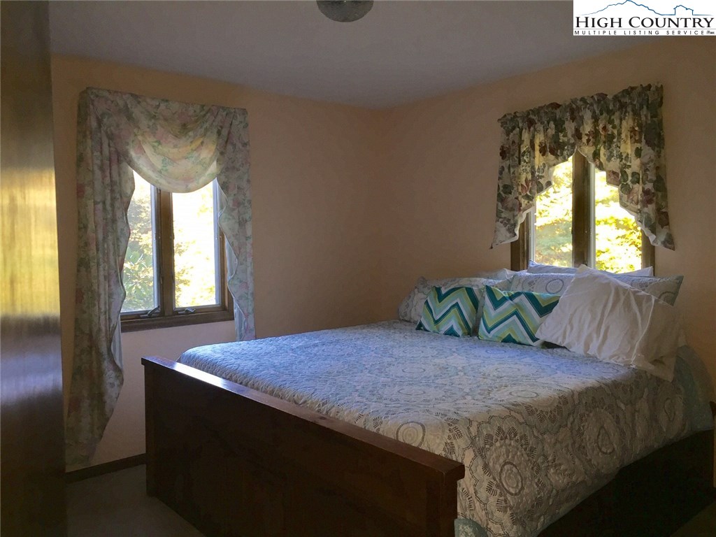 153 Perry Road West Jefferson, NC 28694 - Photo 30 of 36 Gallery Image 30