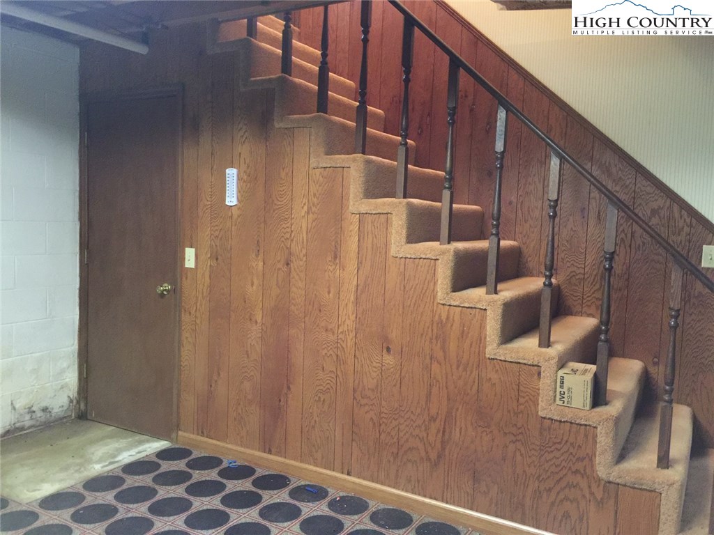 153 Perry Road West Jefferson, NC 28694 - Photo 33 of 36 Gallery Image 33