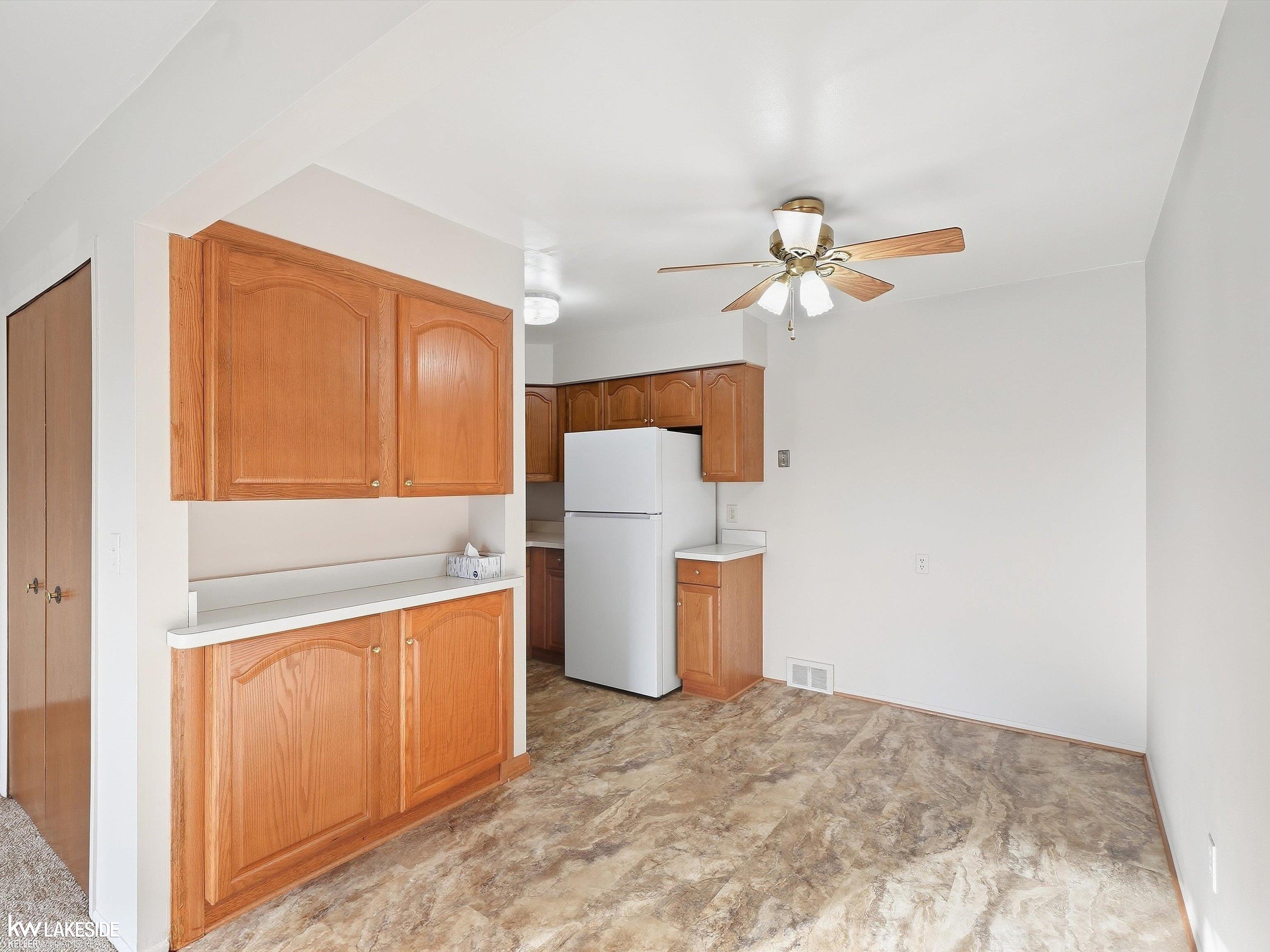 29313 Hayes Road, Unit 35 Warren, MI 48088 - Photo 8 of 23 Gallery Image 8