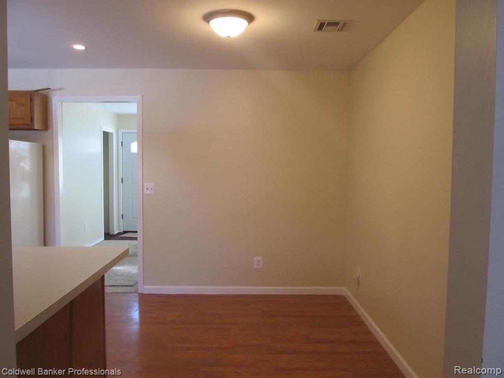 14119 Hannan Road Romulus, MI 48174 - Photo 6 of 19 Eat in Kitchen.jpg