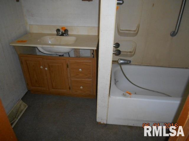 128 East 5th Street Bennett, IA 52721 - Photo 6 of 13 Gallery Image 6