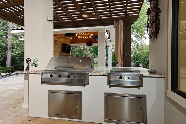 $2,750,000 | 36 Golden Scroll Circle, The Woodlands, TX 77382