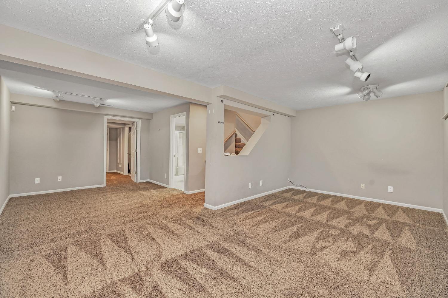 9945 Hunters Ridge Cincinnati, OH 45249 - Photo 24 of 48