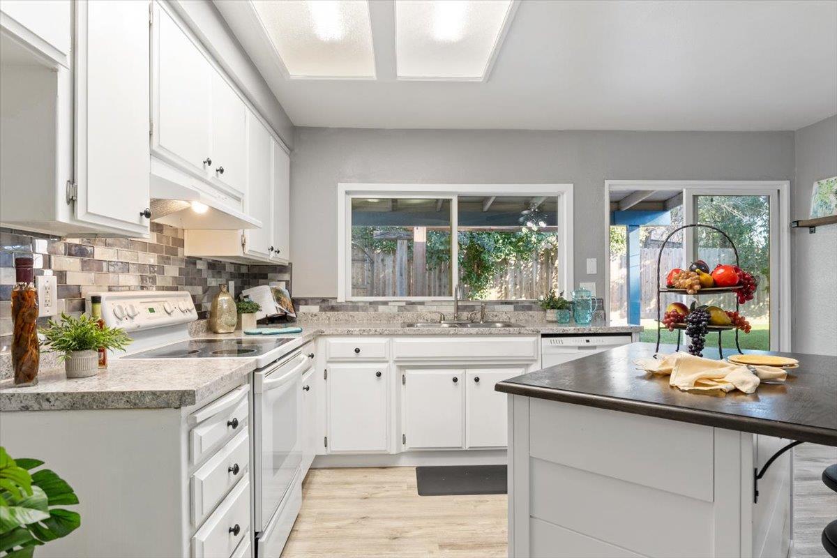 6334 Appian Way Carmichael, CA 95608 - Photo 15 of 44