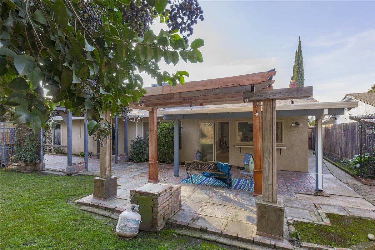 6334 Appian Way Carmichael, CA 95608 - Photo 32 of 44