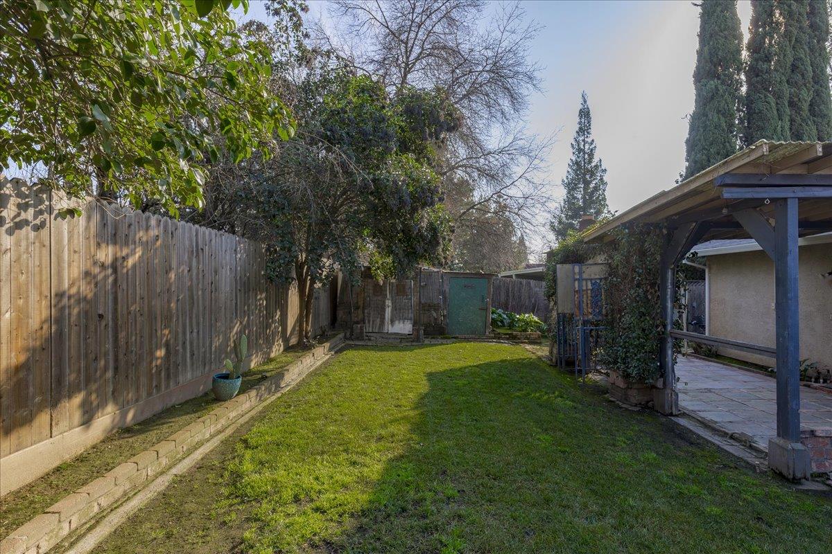 6334 Appian Way Carmichael, CA 95608 - Photo 35 of 44