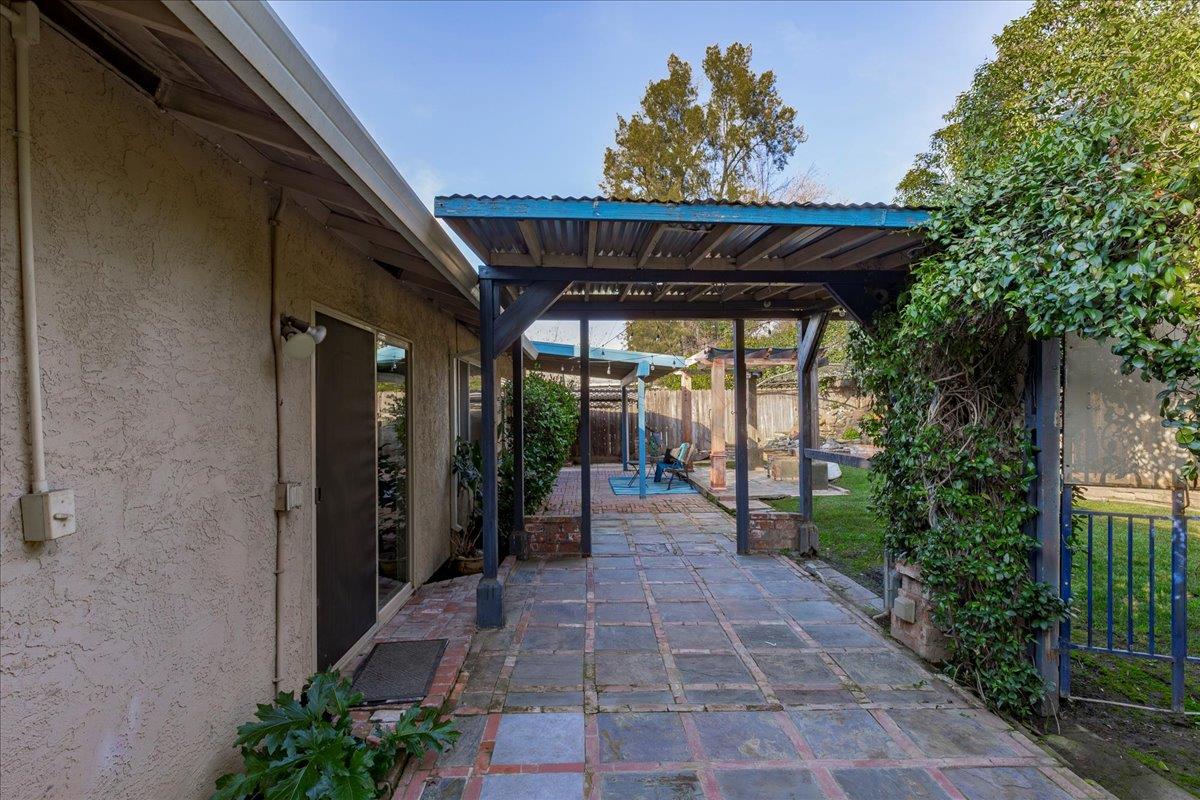 6334 Appian Way Carmichael, CA 95608 - Photo 38 of 44