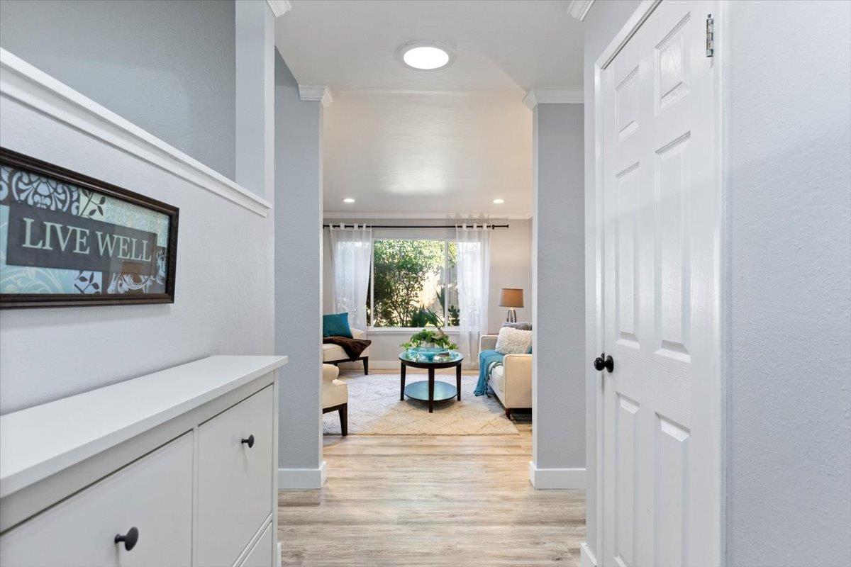 6334 Appian Way Carmichael, CA 95608 - Photo 5 of 44