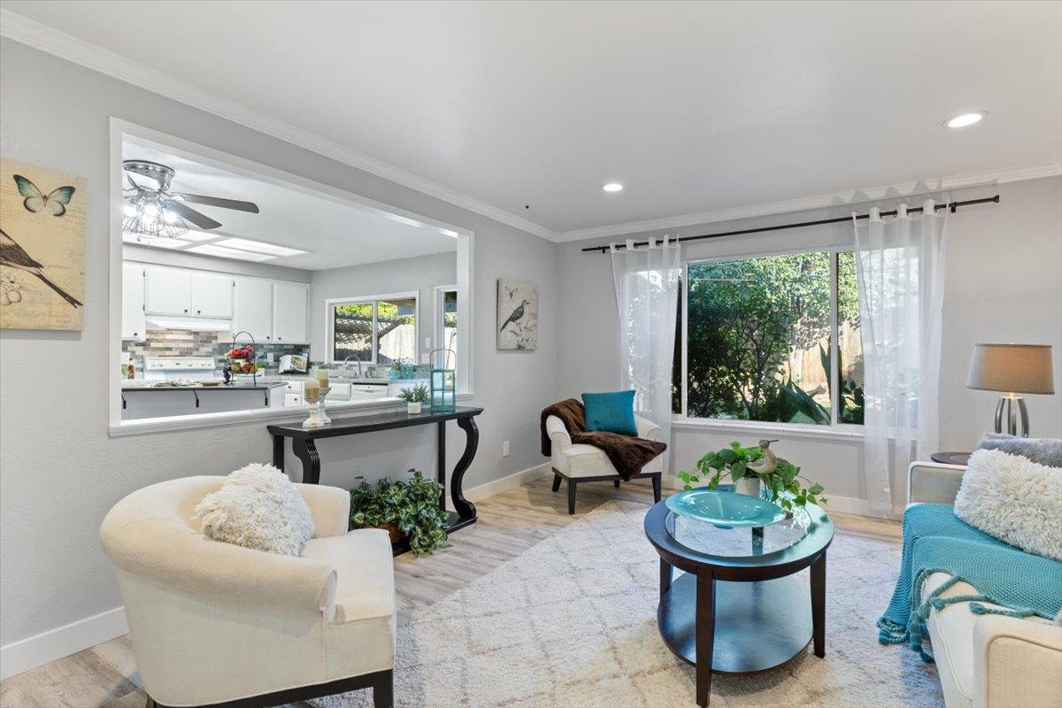 6334 Appian Way Carmichael, CA 95608 - Photo 7 of 44