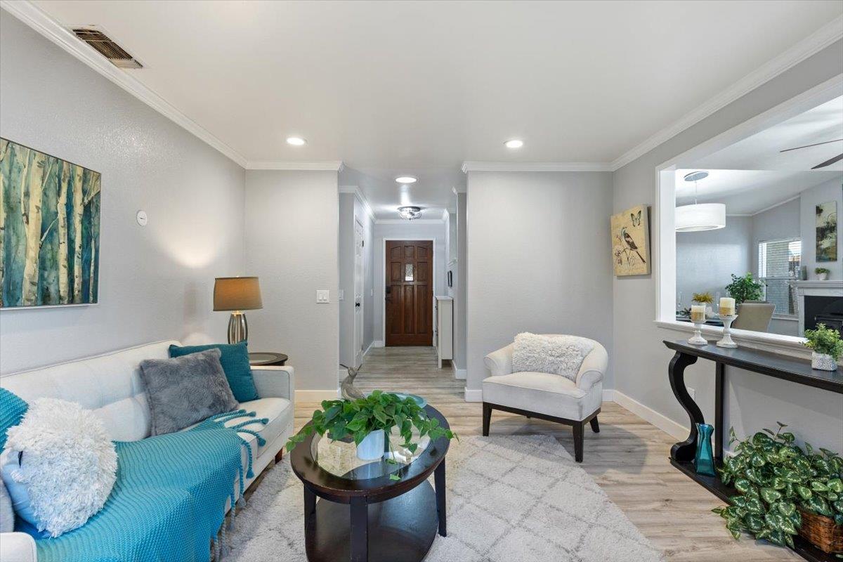 6334 Appian Way Carmichael, CA 95608 - Photo 8 of 44