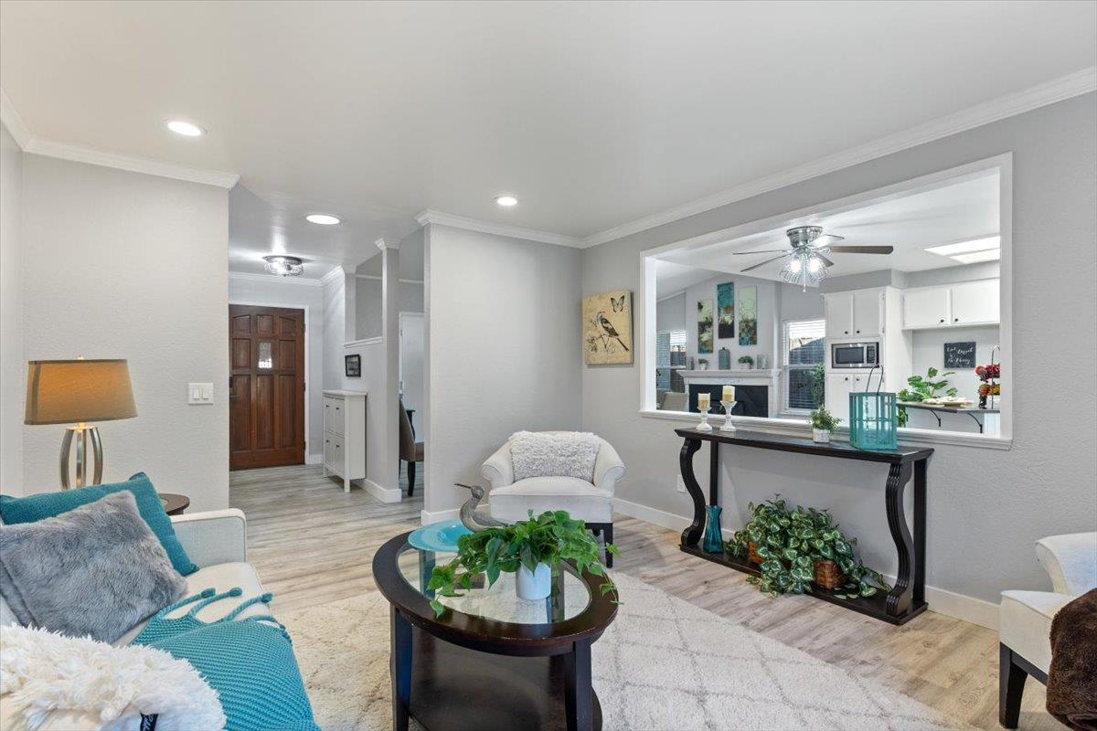 6334 Appian Way Carmichael, CA 95608 - Photo 9 of 44