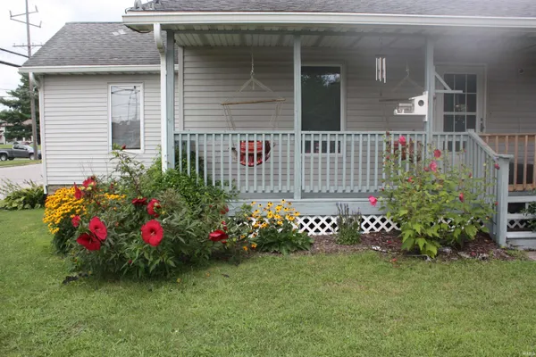 $199,900 | 614 North Riverside Drive, Winamac, IN 46996