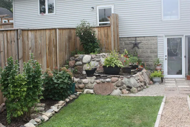 $209,900 | 614 North Riverside Drive, Winamac, IN 46996