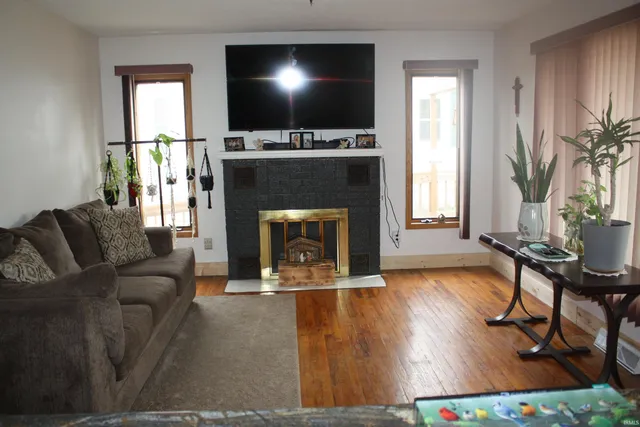 $209,900 | 614 North Riverside Drive, Winamac, IN 46996