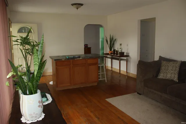 $209,900 | 614 North Riverside Drive, Winamac, IN 46996