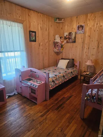 $209,900 | 614 North Riverside Drive, Winamac, IN 46996